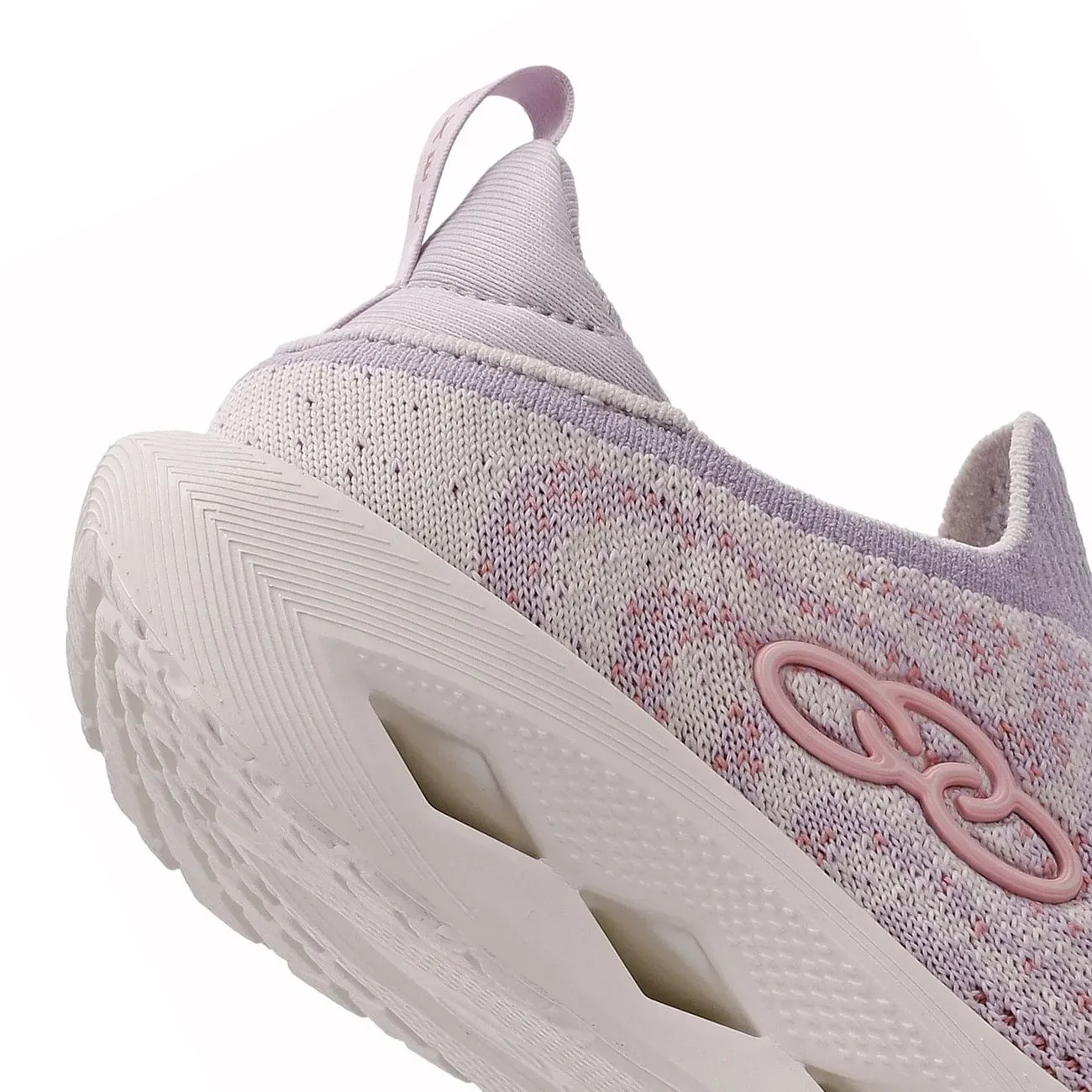 Tênis infantil Olympikus Pixel com solado antiderrapante e amortecimento em EVA.